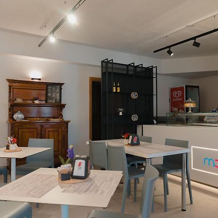 Rooms, Affittacamere Maksim Golfo Aranci Exterior foto