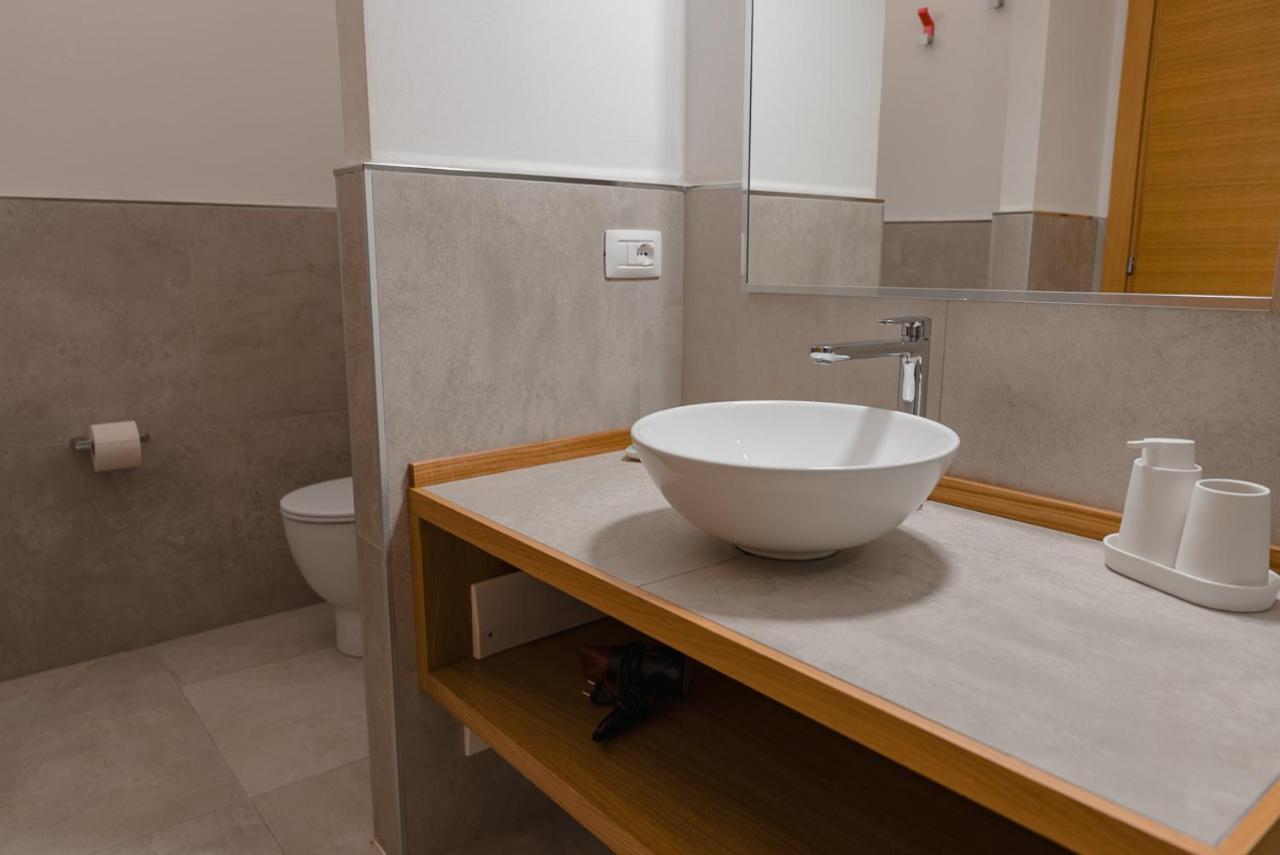 Rooms, Affittacamere Maksim Golfo Aranci Exterior foto