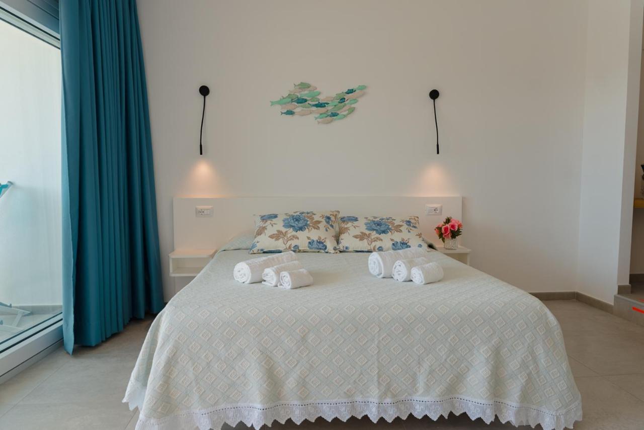 Rooms, Affittacamere Maksim Golfo Aranci Exterior foto
